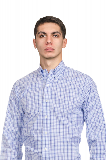 The smoothly tailored look comes across in this mens bespoke button down shirt made with handmade soft button down collar, no pockets and made to measure regular cuffs and long sleeves.