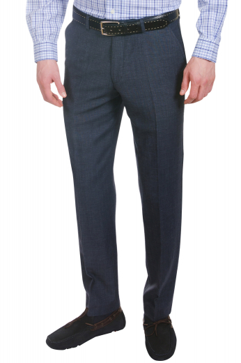 This men's made to measure dark blue trouser is tailor made in a fine wool blend and cut to a slim fit, featuring slash pockets, extended belt loops and a flat front pleat.