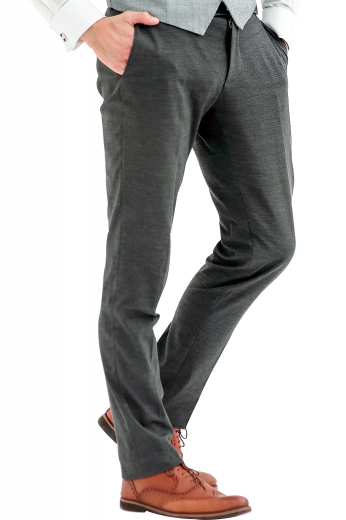 This men's heathered grey pant is tailor made in a fine wool blend and cut to a slim fit, featuring slash pockets, extended belt loops, and a flat front pleat. It is a classic option for any office or special occasion.