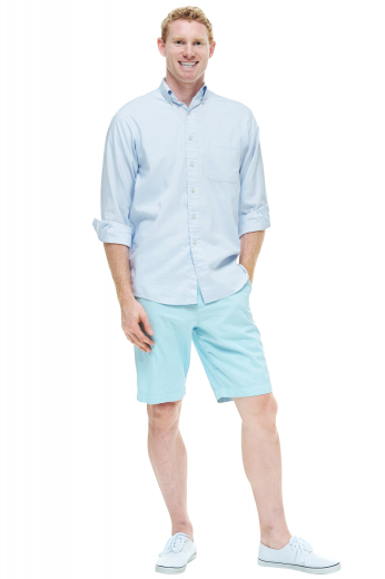 These bold teal shorts are tailor made in a fine wool blend and cut to a slim fit, featuring slash pockets and extended belt loops. 