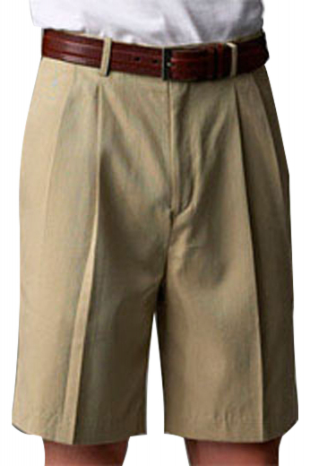 Custom-made tan casual pleated men's shorts made of soft wool for everyday comfort including a zipper fly and hand tailored easy to reach on-seam pockets.