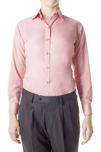 Sewn with cotton, these baby pink made to measure formal shirts are casual office stunners. These snug fit handmade shirts boast impressive tailor made squared edge French cuffs, front closure buttons and tailored Ainsley collars. 