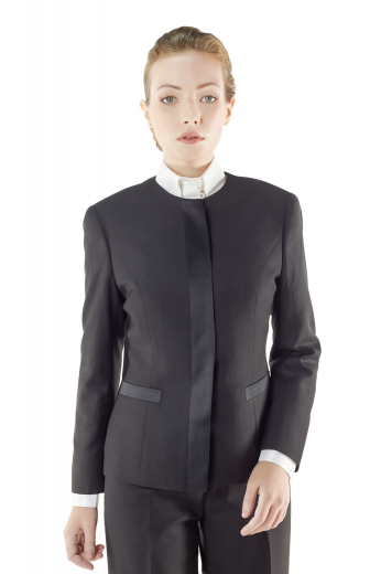 Walk in style in these stunning party wear formal blazers flashing made to measure rounded collars, two tailor made lower welt pockets and custom made front and back princess darts. These flamboyant handmade black blazers are ideal black tie formals made with wool and or cashmere.