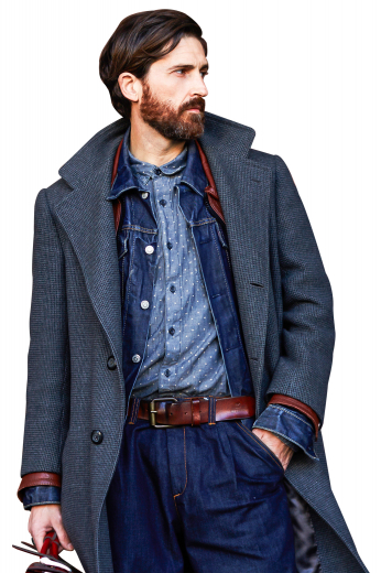 This men's sleek charcoal coat is perfect for your winter wardrobe. It is tailor made in a fine wool and tweed and cut to a slim fit, featuring a single breasted button closure and wide notched lapels. 