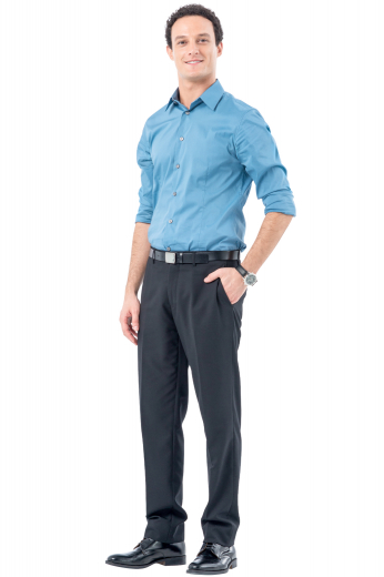 This men's slim cut blue button down is tailor made in a fine linen blend and features an ainsley collar and rounded barrel cuffs. 