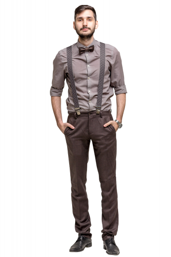 This men's slim cut taupe shirt is tailor made in a fine linen blend and features an ainsley collar and rounded barrel cuffs. It is a great formal option.