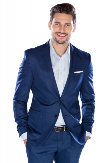 This pant suit set is tailor made in a slim fit, perfect for all formal occasions, featuring a single breasted closure, notch lapels, and slash pockets. 